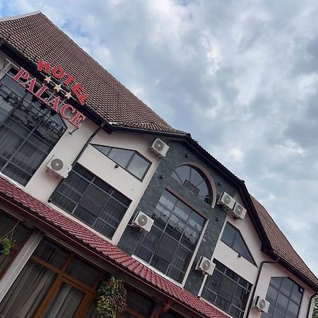 Hotel Palace Targu Jiu Luaran gambar