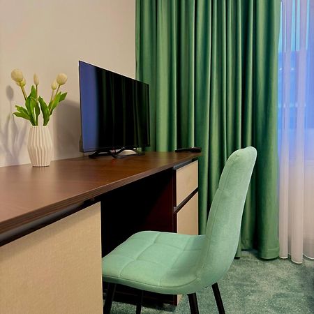 Hotel Palace Targu Jiu Luaran gambar