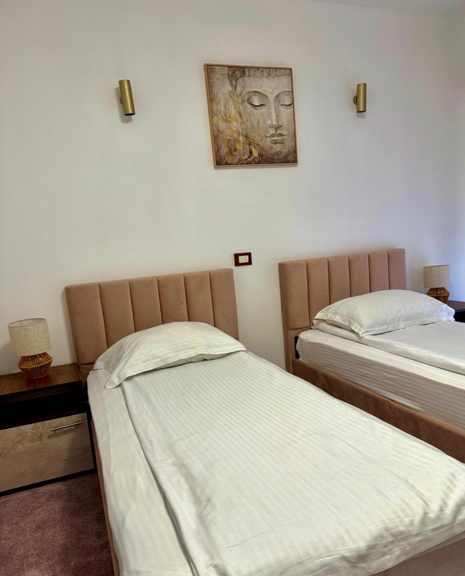 Hotel Palace Targu Jiu Luaran gambar