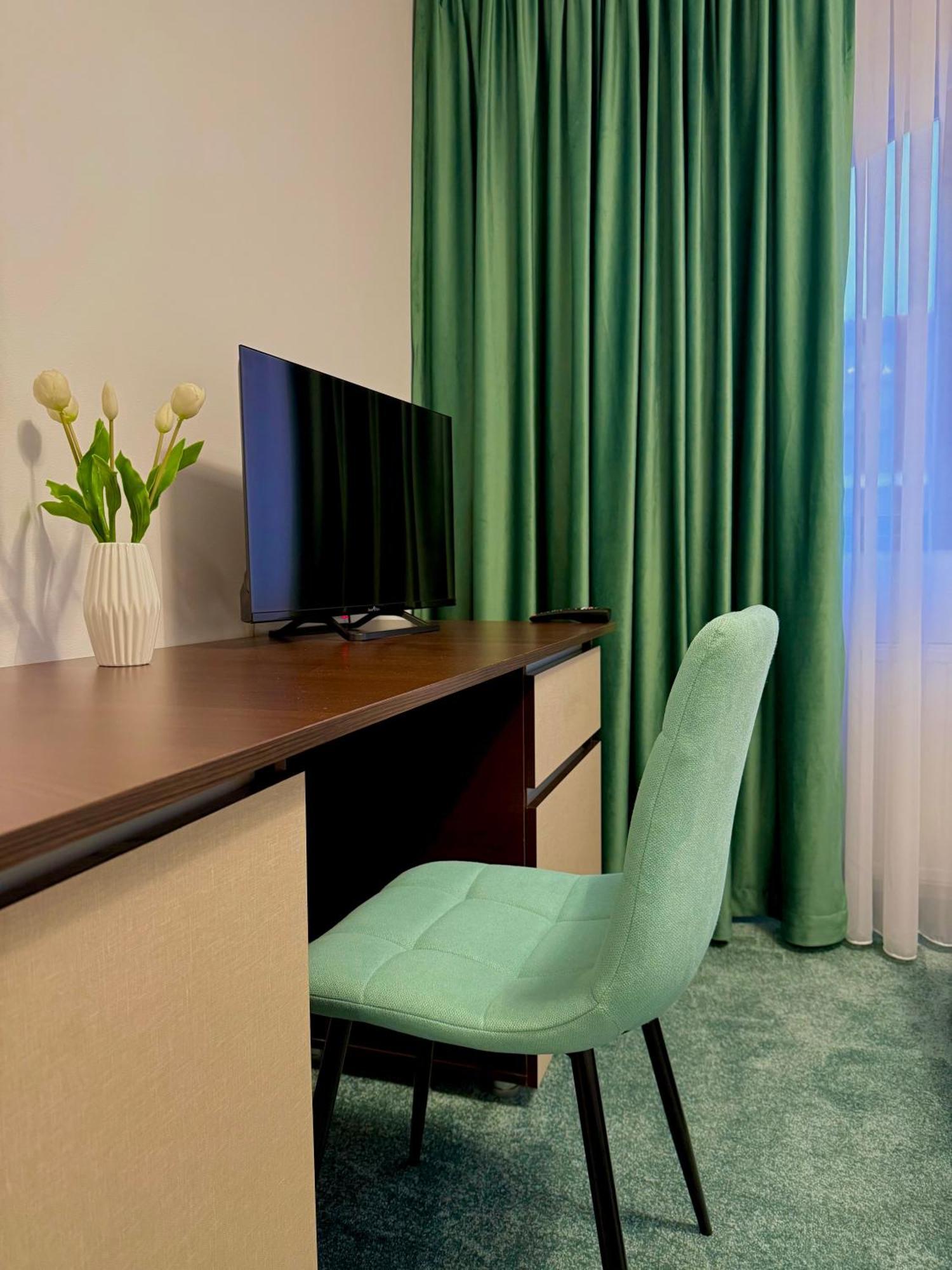 Hotel Palace Targu Jiu Luaran gambar