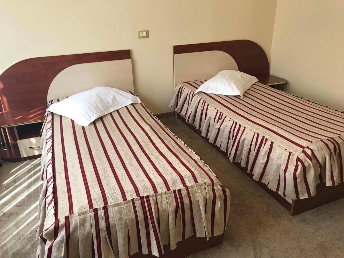 Hotel Palace Targu Jiu Luaran gambar