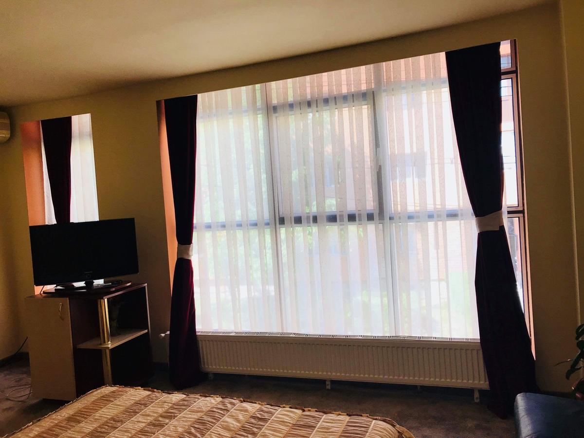 Hotel Palace Targu Jiu Luaran gambar