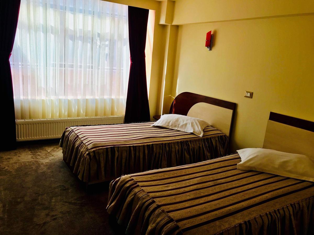 Hotel Palace Targu Jiu Luaran gambar