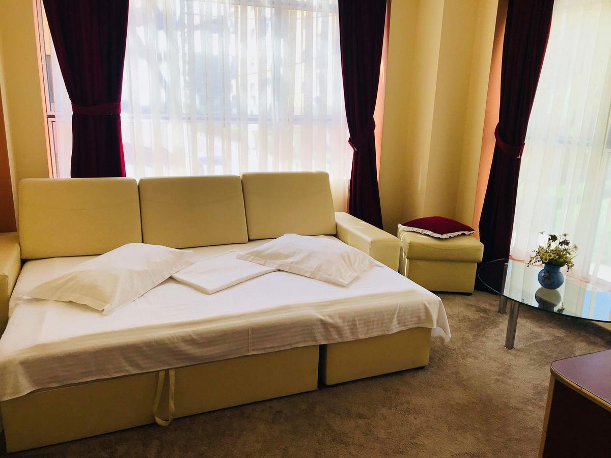 Hotel Palace Targu Jiu Luaran gambar